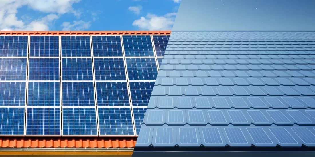 A comparison image of traditional photovoltaic panels and new photovoltaic tiles. On the left are traditional blue photovoltaic modules added to a red tile roof, while on the right are neat and aesthetically pleasing blue solar photovoltaic tiles used directly as roofing material.